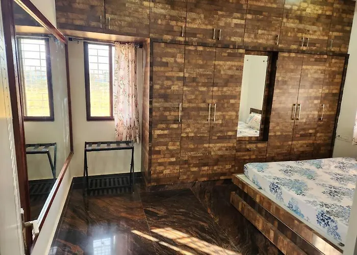 Hampi Premium Homestay With Cook