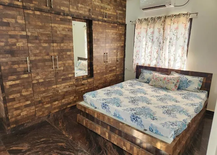Hampi Premium Homestay With Cook