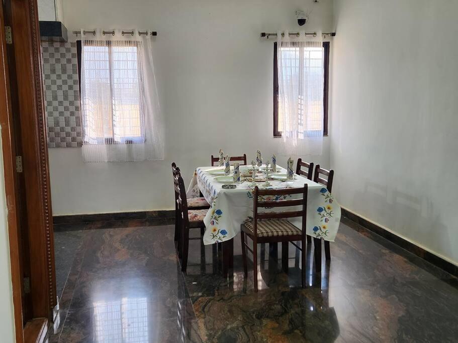 Hampi Premium With Cook Holiday home *